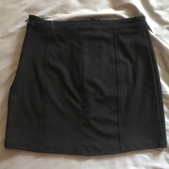 Black Forever 21 Skirt - Picture 2 of 3
